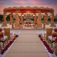 Mandap de mariage de luxe doré, grand pavillon circulaire sculpté avec lustre, scène de mariage de destination de style palais, exportateur
