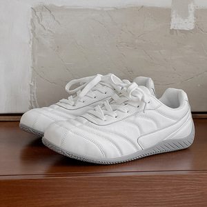 Chaussures de sport rétro pour hommes, idéales pour le bureau, avec semelle fine et en cuir de style américain - Product Image 4