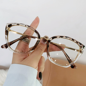 <span class=keywords><strong>Occhiali</strong></span> <span class=keywords><strong>da</strong></span> <span class=keywords><strong>Vista</strong></span> Retrò Cat Eye 2025 con Montatura TR90, Lenti Fotocromatiche Anti-Luce Blu, Alla Moda e Funzionali - Product Image 4