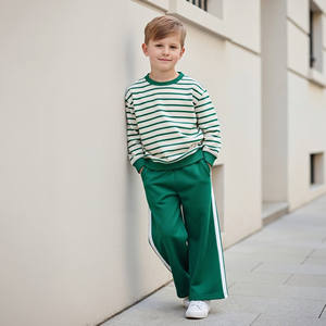 Set di Abbigliamento per Ragazzi, Felpa <span class=keywords><strong>a</strong></span> Maniche Lunghe <span class=keywords><strong>a</strong></span> Righe in Cotone e Pantaloni <span class=keywords><strong>a</strong></span> Gamba Dritta, Tuta da 2 Pezzi per Bambini, Certificata CPC Reach - Product Image 1