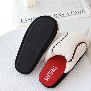 Pantoufles en peluche de football mignonnes, chaussures chaudes assorties pour la famille, pantoufles d'intérieur antidérapantes et moelleuses pour adultes et enfants, automne-hiver - Product Image 5