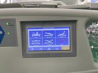 Lit d'hôpital hydraulique réglable avec télécommande et matelas pour usage en clinique et en salle de soins