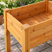 Grandes jardinières carrées surélevées en bois pour l'extérieur, pour usage domestique, design classique, pour fleurs, légumes et herbes.