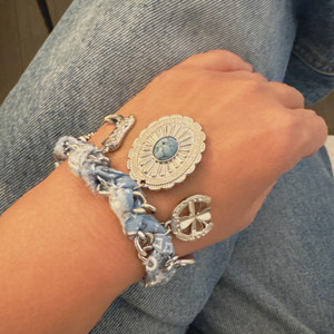 Pulsera de Bufanda con Encanto del Desierto del Oeste Salvaje - Product Image 6