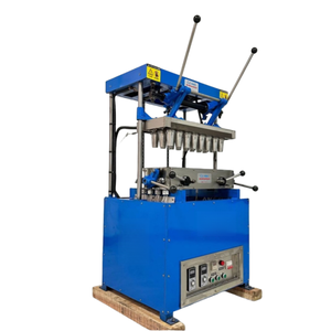 Machine manuelle à faire des cornets de crème glacée, machine à gaufres commerciale pour les snack-bars - Product Image 1