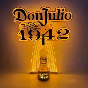 Pemasok OEM Donjulio 1942 akrilik LED pembawa botol jimat layanan tampilan VIP pemegang sampanye untuk klub malam lounge