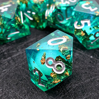 Jeu de dés en résine polyédrique turquoise avec feuille d'or et paillettes, durable, pour jeux de société, catégorie de produit : dés liquides 2