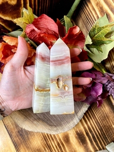 Vente en gros <span class=keywords><strong>de</strong></span> <span class=keywords><strong>piliers</strong></span> en agate arc-en-ciel naturelle polie à quatre faces pour <span class=keywords><strong>la</strong></span> décoration <span class=keywords><strong>de</strong></span> <span class=keywords><strong>la</strong></span> maison - Product Image 2