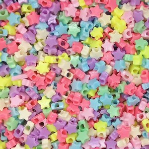 Perles acryliques en plastique de qualité supérieure de couleur unie en forme de cube carré pastel pour <span class=keywords><strong>bijoux</strong></span> à bricoler soi-même outils d'extension de <span class=keywords><strong>cheveux</strong></span> <span class=keywords><strong>anneaux</strong></span> de couleur - Product Image 2