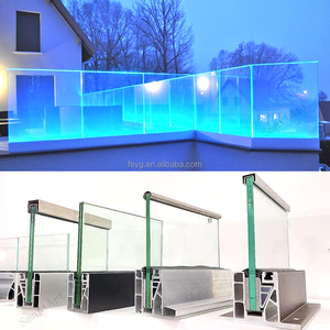 Rampe en verre à profil en U en aluminium oxydé pour toiture - Product Image 4