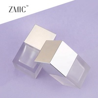 Bouteille liquide cosmétique carrée de luxe de 30ml Bouteille plastique pour fond de teint sérum avec pompe à lotion