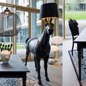 Lampada <span class=keywords><strong>da</strong></span> Terra in Fibra di Vetro con Scultura di Cavallo, Design Europeo per Decorazione Artistica di Hotel, Villa e Sale Espositive - Product Image 4
