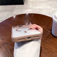 Coque de téléphone transparente à aspiration magnétique pour iPhone 17 Air, compatible avec la recharge sans fil, anti-jaunissement et antichoc pour iPhone 16 Pro
