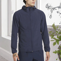Chaqueta cortavientos con cremallera y capucha transpirable personalizada para hombre, chaqueta impermeable roja para exteriores, modelo 6486-R, tejida, informal, teñida lisa