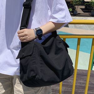 Bolso de pecho Bolso de mensajero Diseñador Hombres Bolsos cruzados de hombro de cuero tejido Moda personalizada Alta calidad Personalizable 5-7 días - Product Image 4