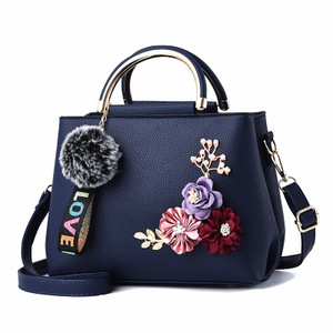Nouveauté Shopceo Sac à main pour femme motif floral avec pompon en fourrure, sac bandoulière et fourre-tout - Product Image 4