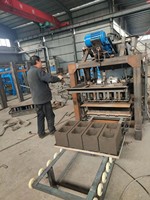Offre Spéciale Machine Semi-Automatique Mobile Manuelle pour Briques de Ciment Creuses Petit Fabricant de Blocs de Béton