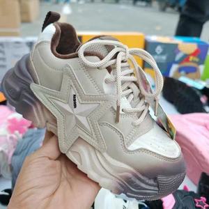 أحذية رياضية للأطفال أحذية أطفال قطنية شتوية جديدة غير قابلة للإنزلاق بالإضافة إلى أحذية رياضية قطنية للبيع بالجملة - Product Image 4