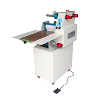 Machine de collage entièrement automatique pour semelles intérieures – Machine automatique de pose de semelles intérieures par roulement de colle