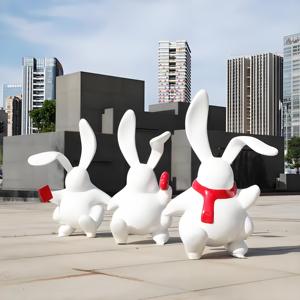 Escultura de Conejo de Fibra de Vidrio para Decoración de Centros Comerciales, Linda Estatua de Conejo de FRP para Interiores y Exteriores, Escultura de Animal de Dibujos Animados - Product Image 1