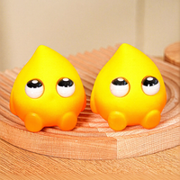 Jouets Squishy Tendance Douyin : Petit Pompier aux Yeux Saillants, Jouet Anti-Stress en PU à Rebond Lent, Créatif et Transfrontalier