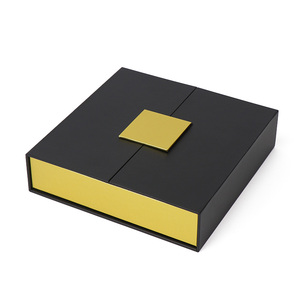 Boîte cadeau magnétique à double porte avec logo personnalisé en feuille d'or, emballage cosmétique fait main - Product Image 4