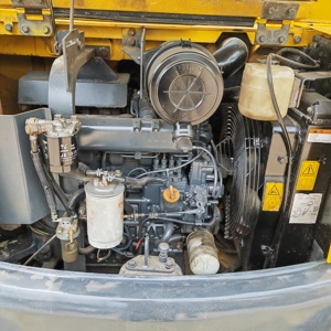 Excavadora de cadenas Komatsu PC56 usada, 5.6 toneladas, modelo 2022, bomba de rodamientos de buena calidad, maquinaria pesada, componentes originales probados - Product Image 6