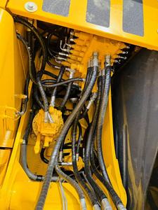 รถขุดตีนตะขาบ Komatsu PC130 มือสองคุณภาพสูง ปี 2022 นำเข้าจากญี่ปุ่น เครื่องยนต์ดีเซล ปั๊มไฮดรอลิก 0-2000 ชั่วโมง - Product Image 5