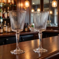 Verre à vin rouge sculpté en relief, à pied haut, design moderne et minimaliste, pour flûte à champagne, esthétique raffinée