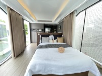 Maison mobile ou mini-maison personnalisable - Structure en acier imperméable inspirée des capsules spatiales, en matériau de conteneur, à vendre