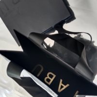 Sacs en papier noir avec logo UV personnalisé, sacs cadeaux de luxe imprimés, logo UV pour vêtements, bijoux, emballages de beauté