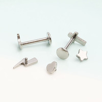 G23 ASTM F136 Bijoux de piercing corporel en titane Coeur rond Croix Lune Foudre Forme triangulaire Top