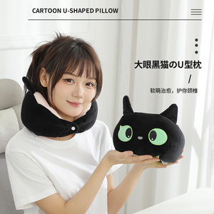 Almohada de viaje portátil de terciopelo con forma de U Black Cat, con capucha, para soporte en la oficina o para la siesta, 28x26x14cm - Product Image 3