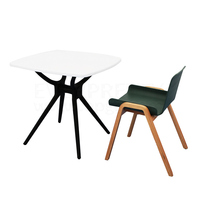 Tables et chaises en ciment d'extérieur, ensemble de table et de chaises en plastique blanc d'extérieur. Table et chaises portables d'extérieur