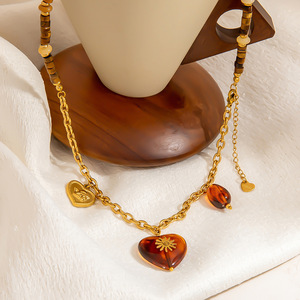 Collar con Colgante de Corazón de Acero Inoxidable, Chapado en Oro de 18K, con Dijes de Resina Multicapa, Joyería para Mujer, Regalo, Estilo Otoño Invierno - Product Image 3