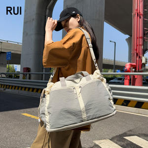 Bolsa de Gimnasio Deportiva Expandible Personalizada de Alta Calidad RUIQUWIN, Gran Capacidad, Ligera, Portátil, de Secado Rápido y Resistente al Desgaste - Product Image 1