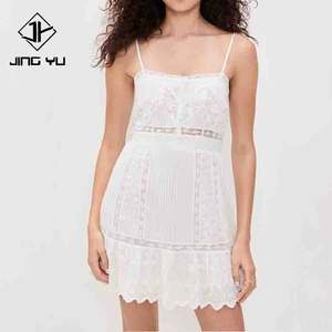 Vestido mini halter plisado con bordado floral personalizado y encaje, de alta calidad, 100% algodón bordado. - Product Image 2