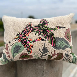 Vente en gros de taies d'oreiller brodées à imprimé animalier conçues sur mesure hôtels légers de luxe 45*45 simples à imprimé floral - Product Image 1