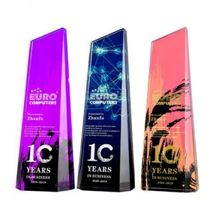 Trofeos de Cristal Grabados con Láser 3D Personalizados K9 de Oneway Wholesale, Premios 3D para Decoración Empresarial y Uso como Regalo - Product Image 1