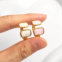 Bagues empilables pour femmes en acier inoxydable plaqué or avec incrustation émail multi-tons, anneaux ouverts à double tête carrée géométrique
