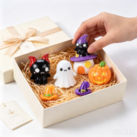 Lot de mini-statues en résine d'Halloween en gros avec différentes images : chat mignon, citrouille, fantôme – Décorations de festival