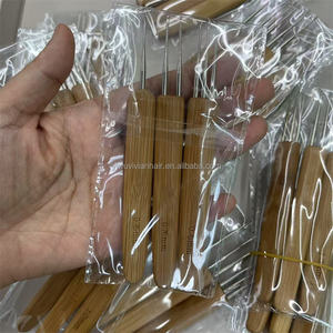 Aiguilles à dreadlocks en bois <span class=keywords><strong>naturel</strong></span>, style 12 3 crochets, <span class=keywords><strong>pour</strong></span> tresser les <span class=keywords><strong>cheveux</strong></span>, vente en gros - Product Image 4