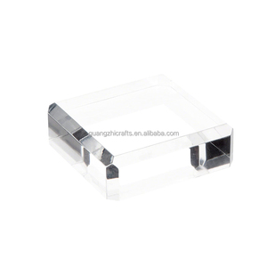 قاعدة عرض مربعة من الأكريليك الشفاف عالي الجودة بحواف مشطوفة ومصقولة - Product Image 3