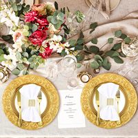 Assiettes de Présentation Rondes en Plastique Doré Antique 13'' avec Motifs Floraux en Relief pour Dîners de Table, Fêtes, Cuisine et Mariages