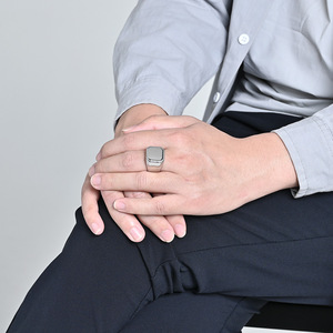 Anillo de acero inoxidable liso y cuadrado de estilo yunnique para hombre, sencillo, moderno, hip-hop, comercio electrónico transfronterizo, grabado - Product Image 2