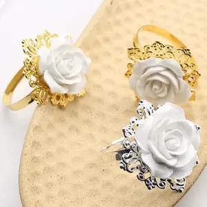 Groothandel Goud Metalen Servet Ring Servet Houders Met Witte Hars Rose Tafel Decoraties Voor Bruiloftsfeest Hotel En Restaurant