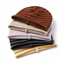 Bonnet en tricot jacquard long et ample, bicolore et rayé, élégant, en acrylique, unisexe, multicolore, pour l'extérieur, l'hiver, le ski