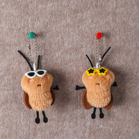 Porte-clés mignon en peluche de cafard de dessin animé, breloque pour sac à dos d'étudiant ou de couple, poupée animale, cadeau, porte-clés de voiture tendance, vente en gros