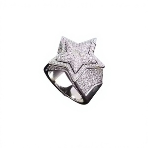 Bague de cocktail unisexe de luxe en argent 925 plaqué rhodium avec moissanite taille princesse sertie à griffes, CROWN, pour fiançailles, mariage, cadeau - Product Image 1