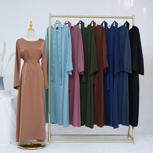 Loriya all'ingrosso tinta unita in raso tinta unita abiti da donna modesti con cintura e tasche turchia Dubai Abaya abiti musulmani da donna - Product Image 1
